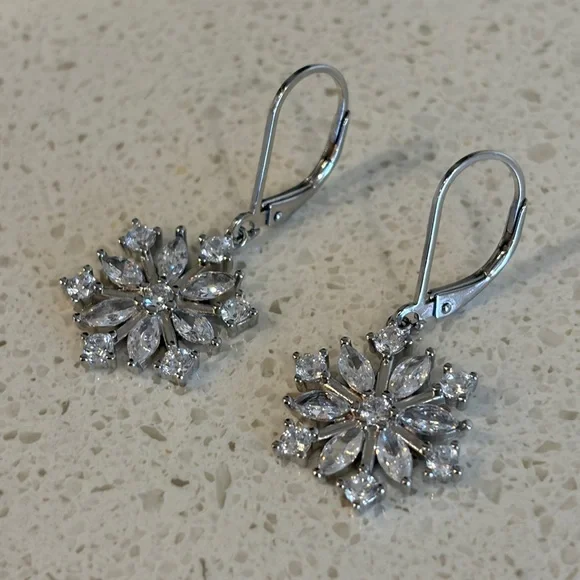 925 Sterling Silver Snowflake Earrings for Women Dangle Earrings Cubic Zirconia - Picture 3 of 7